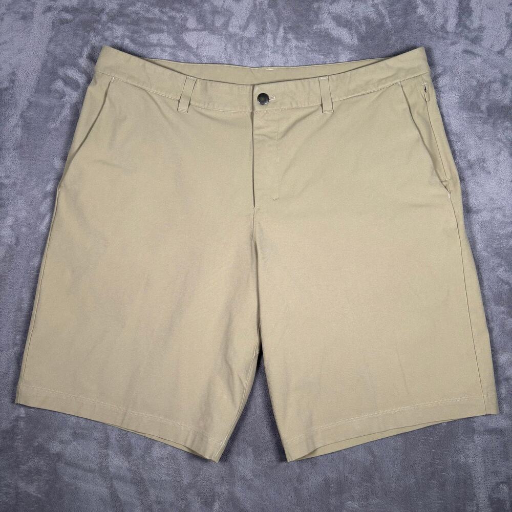 Lululemon Commission Relaxed Warpstreme Shorts Men’s Size 38 Beige Casual
